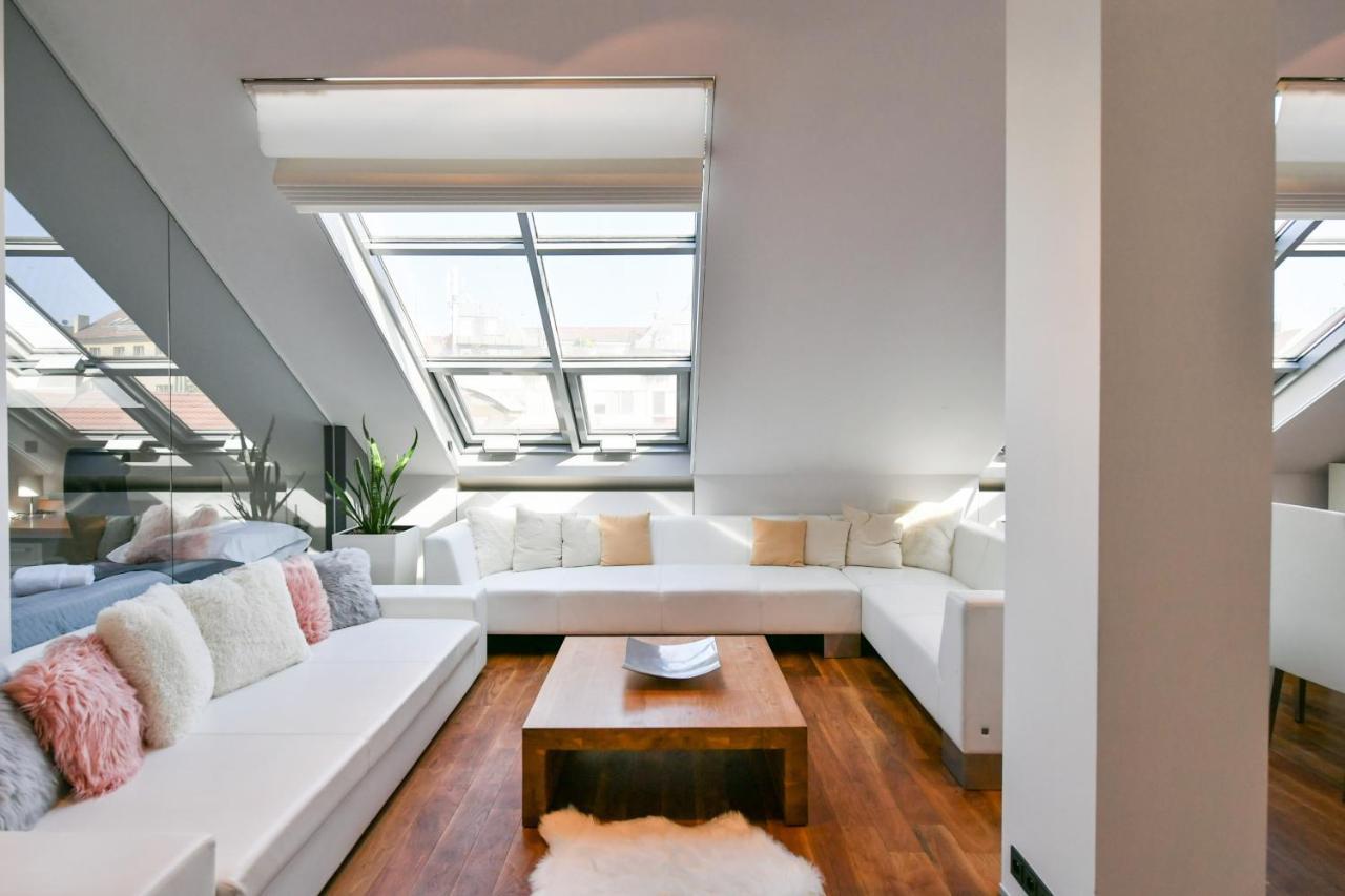 Luxury Central Penthouse With Sauna, Terrace, 250M2, 5Bdrm, 3Bthrm 프라하 외부 사진