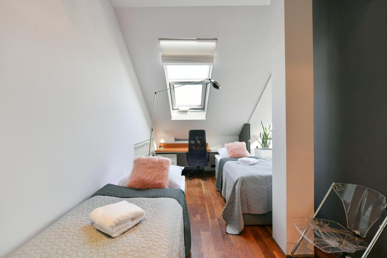 Luxury Central Penthouse With Sauna, Terrace, 250M2, 5Bdrm, 3Bthrm 프라하 외부 사진