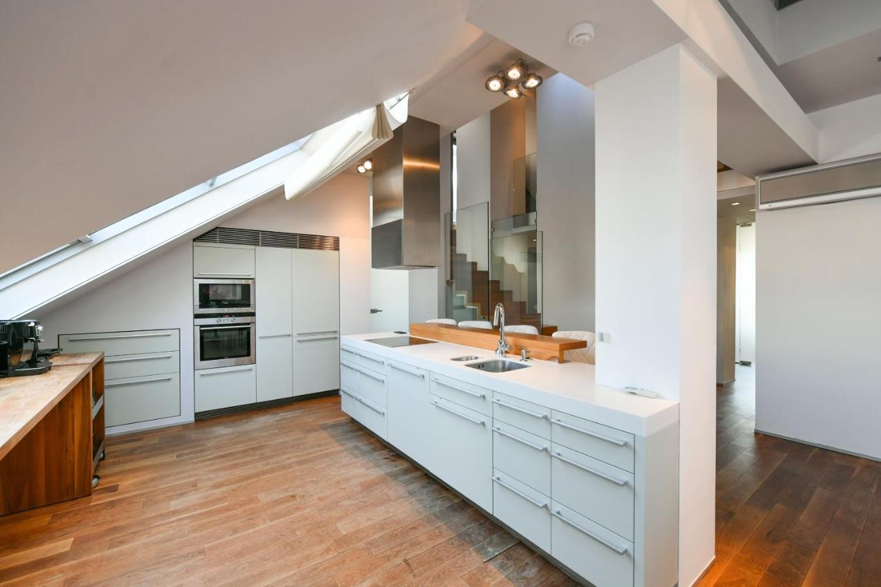 Luxury Central Penthouse With Sauna, Terrace, 250M2, 5Bdrm, 3Bthrm 프라하 외부 사진