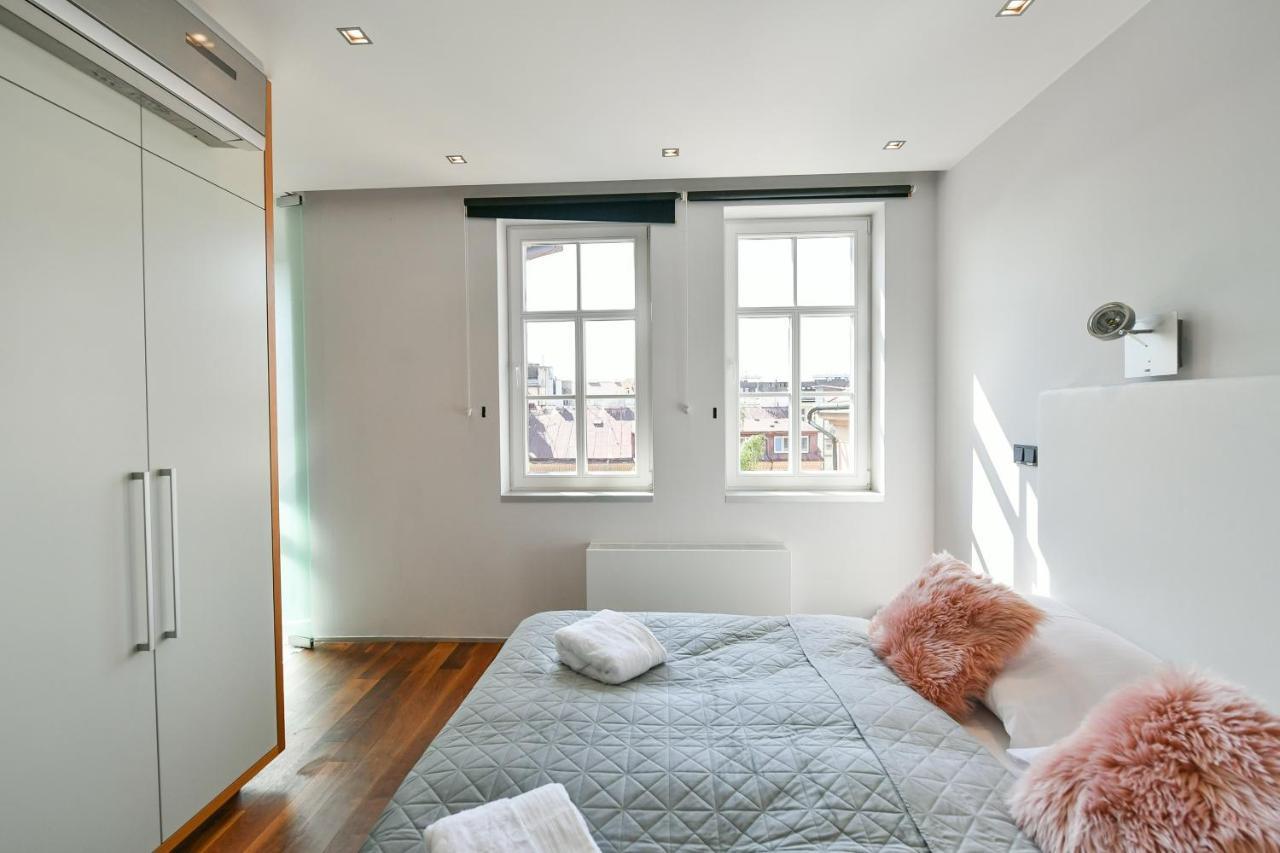 Luxury Central Penthouse With Sauna, Terrace, 250M2, 5Bdrm, 3Bthrm 프라하 외부 사진