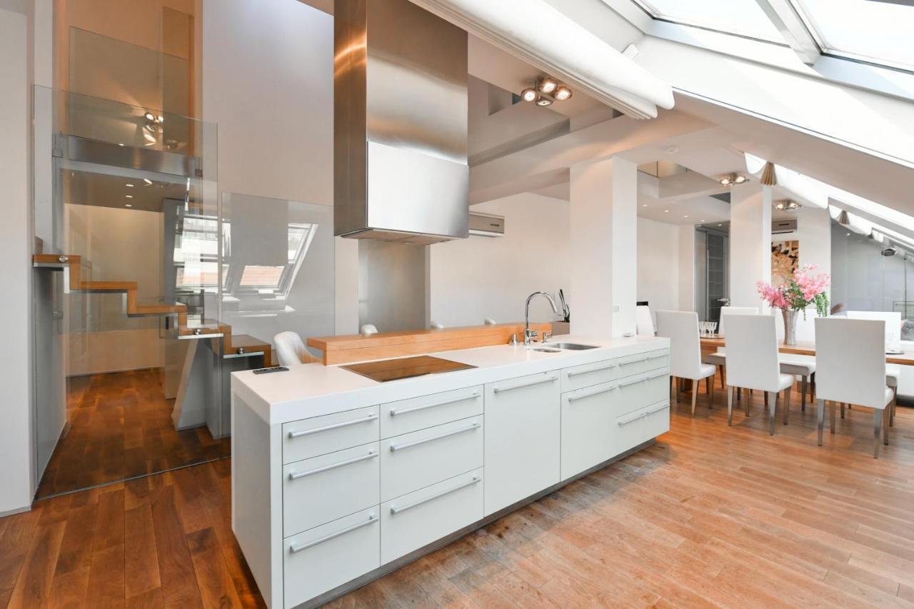 Luxury Central Penthouse With Sauna, Terrace, 250M2, 5Bdrm, 3Bthrm 프라하 외부 사진