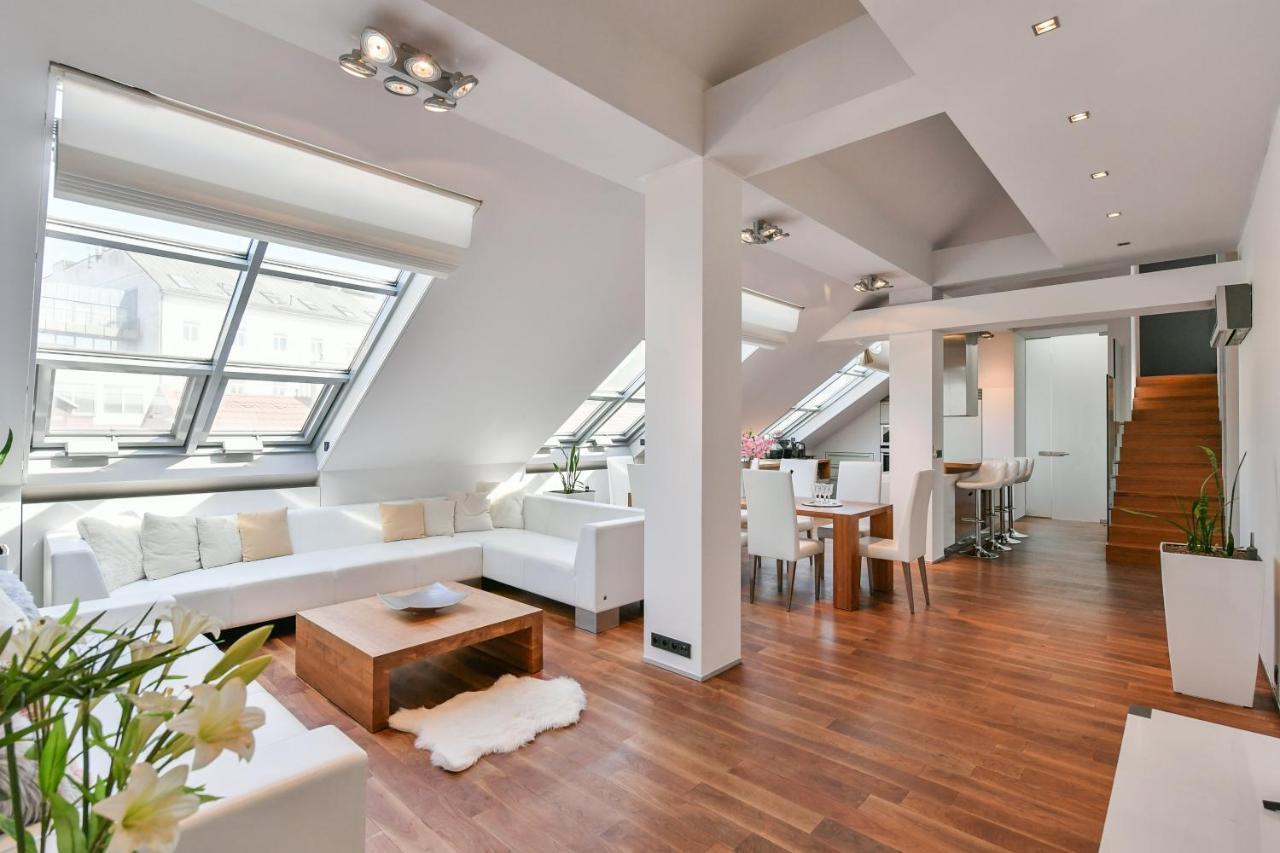 Luxury Central Penthouse With Sauna, Terrace, 250M2, 5Bdrm, 3Bthrm 프라하 외부 사진