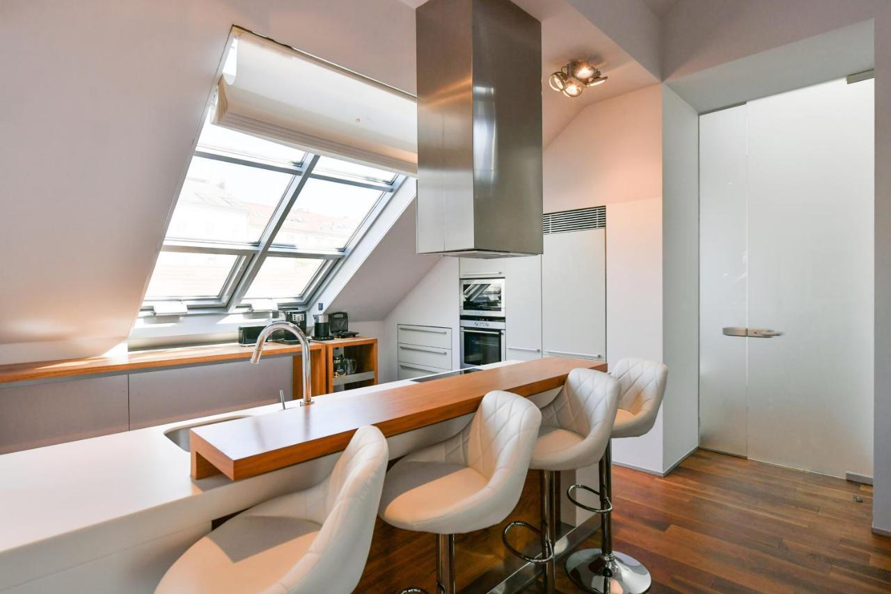 Luxury Central Penthouse With Sauna, Terrace, 250M2, 5Bdrm, 3Bthrm 프라하 외부 사진