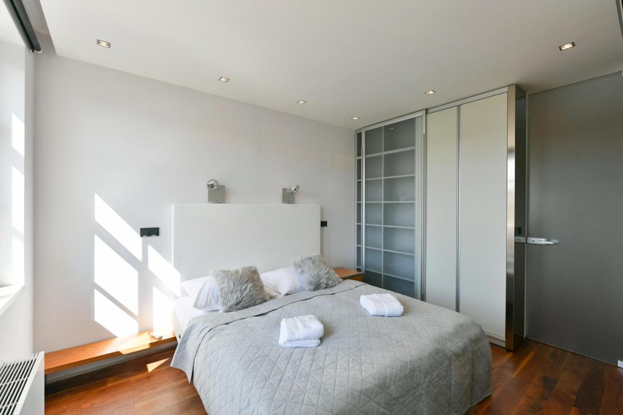 Luxury Central Penthouse With Sauna, Terrace, 250M2, 5Bdrm, 3Bthrm 프라하 외부 사진