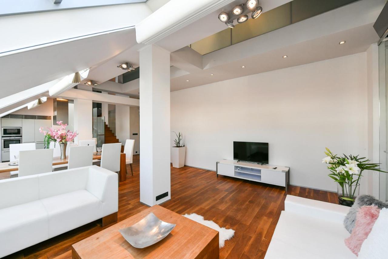Luxury Central Penthouse With Sauna, Terrace, 250M2, 5Bdrm, 3Bthrm 프라하 외부 사진