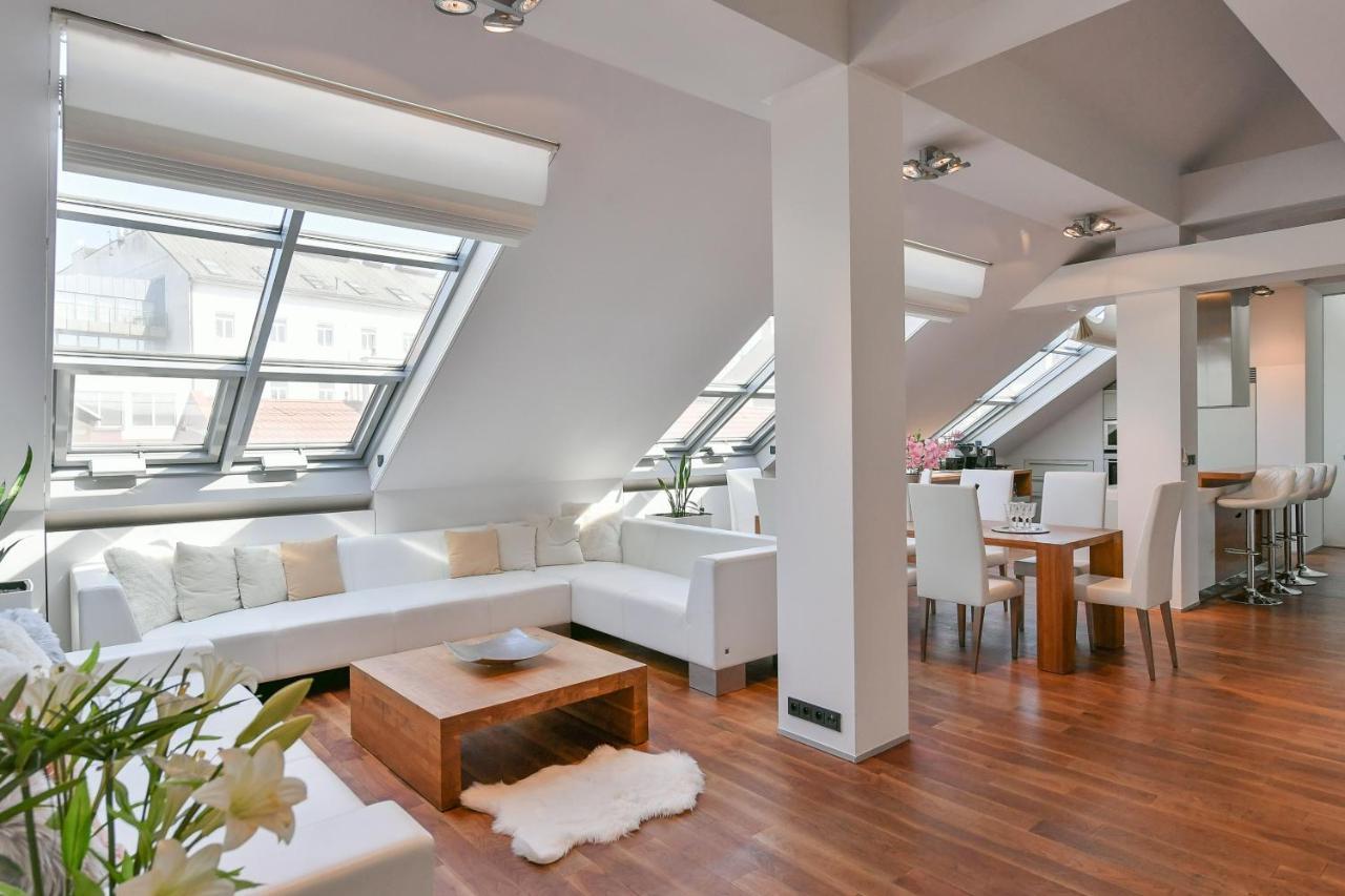 Luxury Central Penthouse With Sauna, Terrace, 250M2, 5Bdrm, 3Bthrm 프라하 외부 사진